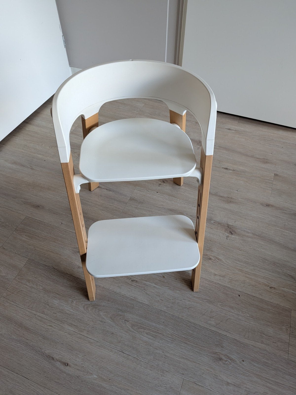 Stokke Steps kinderstoel met eetblad en gordel, Ophalen, Zo goed als nieuw, Meegroeistoel, Gordel(s)