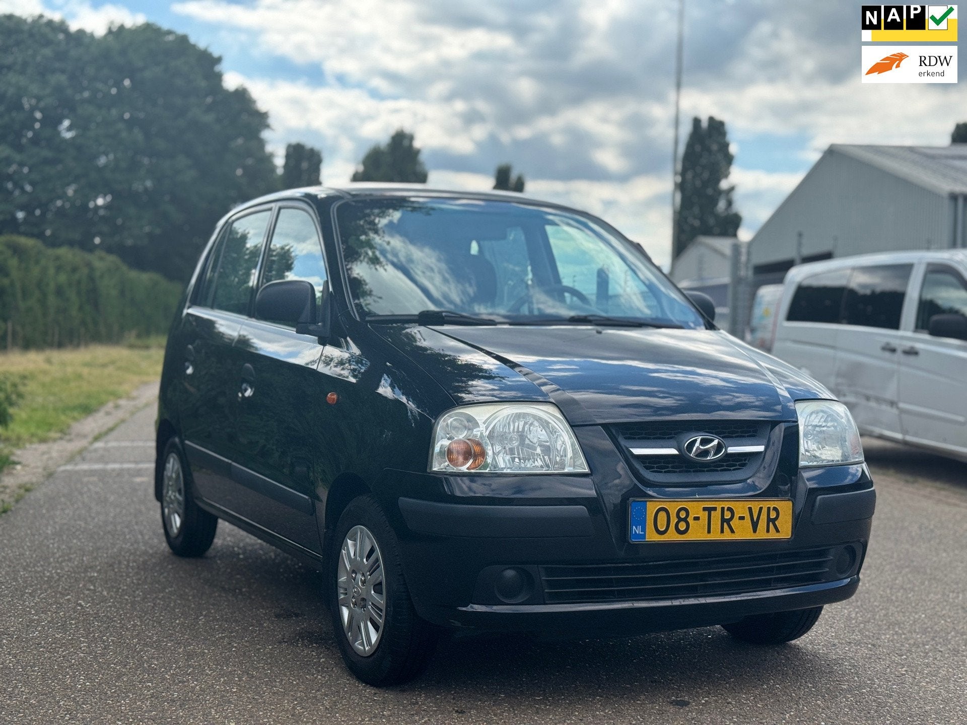 Hyundai Atos 1.1i Active Young, Voorwielaandrijving, 31 €/maand, 4 cilinders, Zwart
