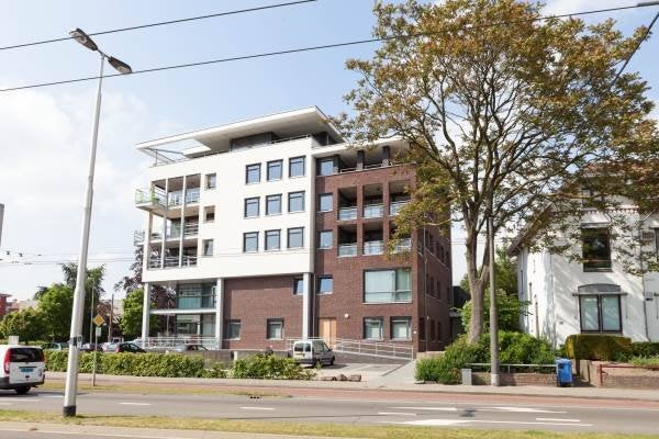 Ruim en licht 3-kamer penthouse, Huizen en Kamers, Huizen te huur, Gelderland, Appartement, Direct bij eigenaar, A
