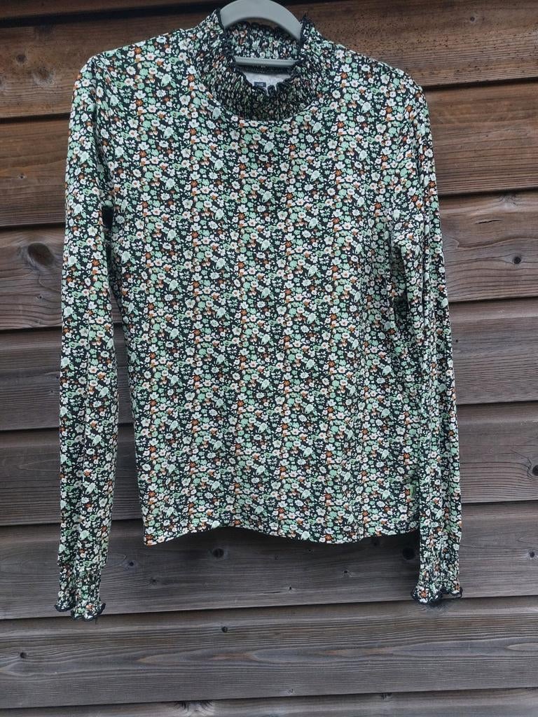 Bewerkt shirtje groen WE Fashion maat 170/176, Ophalen of Verzenden, Zo goed als nieuw, Jongen, Shirt of Longsleeve