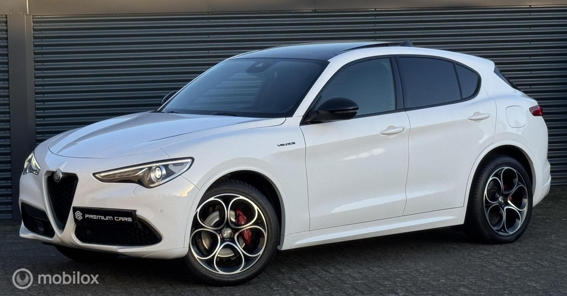 Alfa Romeo Stelvio 2.0 T Q4 AWD Veloce Pano Keyless Acc, Auto's, Automaat, Dealer onderhouden, 4 cilinders, Wit