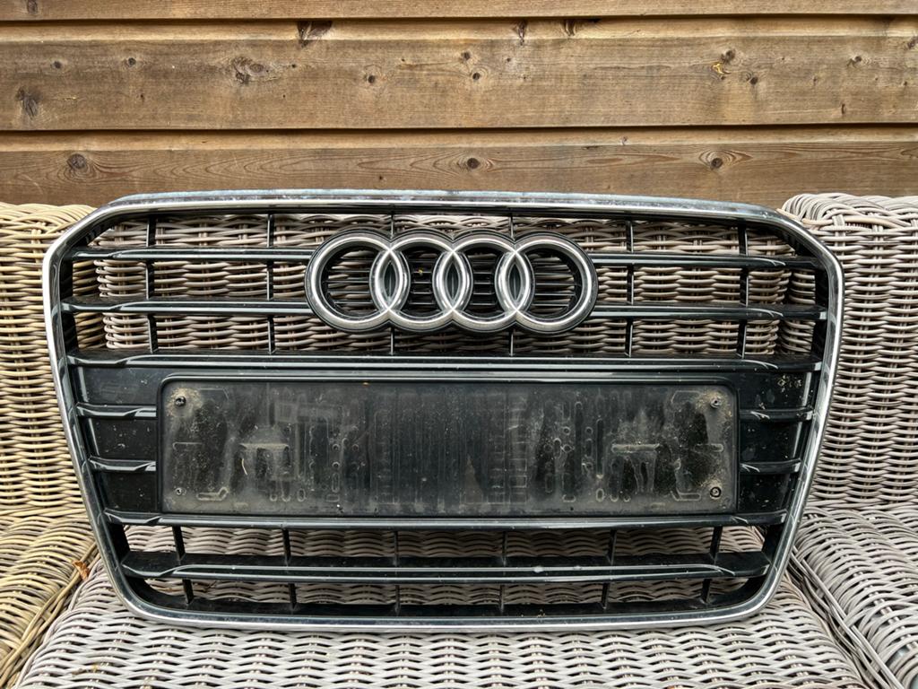 Gebruikte grill Audi A5 (8T0853651GT94) - Origineel, Ophalen, Gebruikt, Voor, Audi
