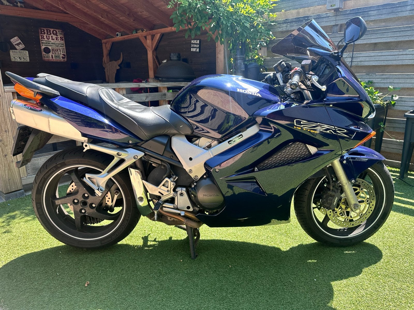 Honda VFR 800 V-TEC - Bos GP1 uitlaat + Corbin zadel, Sportuitlaat, 4 cilinders, Motorrijbewijs A, Gebruikt