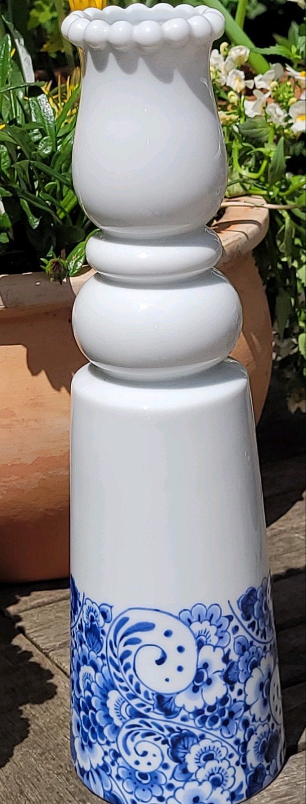 MARCEL WANDERS,  vaas wit met Delfts blauw decor, Ophalen of Verzenden