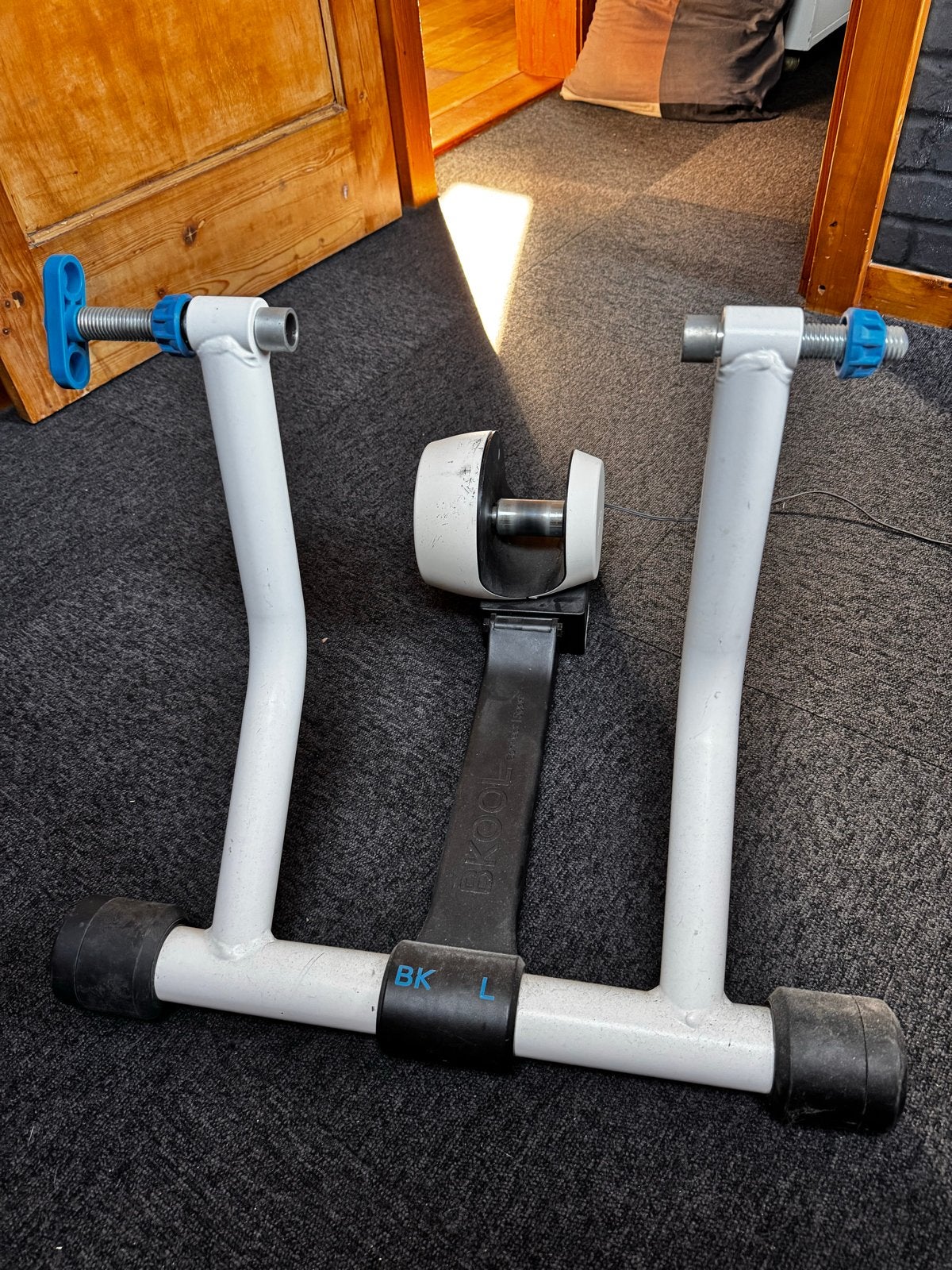 Bkool fiets trainer + aangepaste steeknaaf, gebruikt, Ophalen, Gebruikt, Overige typen