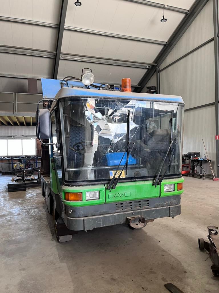 Ravo veegmachine met kenteken en hydrauliek, Tuin en Terras, Veegmachines, Ophalen
