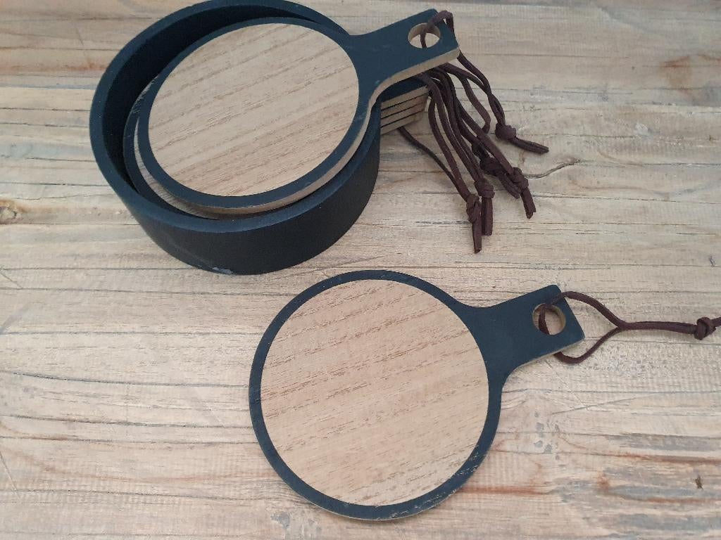 Onderzetters in houder zwart, Huis en Inrichting, Woonaccessoires | Onderzetters, *, Glas of Kopje, *, Nieuw