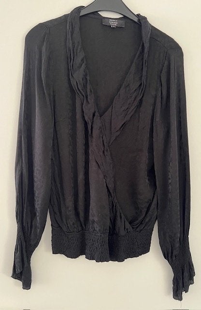 Nikkie by Kate Moss, prachtig bloesje van mooie stof mt 38., Maat 38/40 (M), Zwart, Ophalen of Verzenden, Zo goed als nieuw