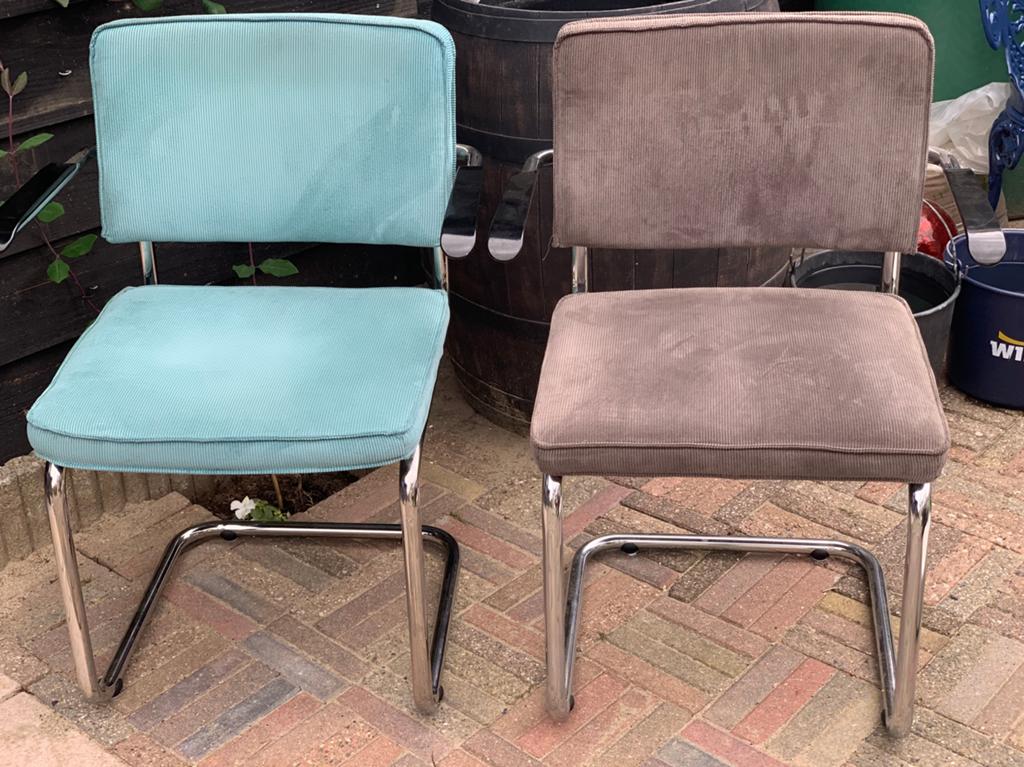 2 Zuiver Rib Ridge stoelen met armleuning, Ophalen, Grijs