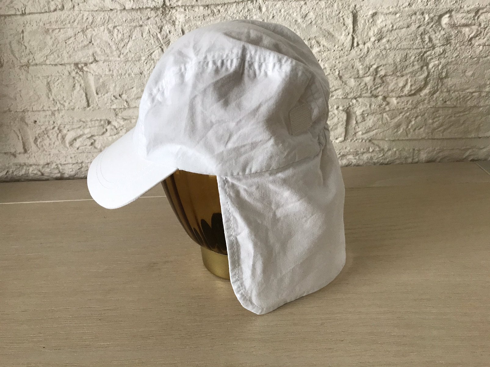 Baby pet met nekbescherming…wit.. PRÉNATAL .., Kinderen en Baby's, Babykleding | Petten en Hoeden, Ophalen, Jongetje of Meisje