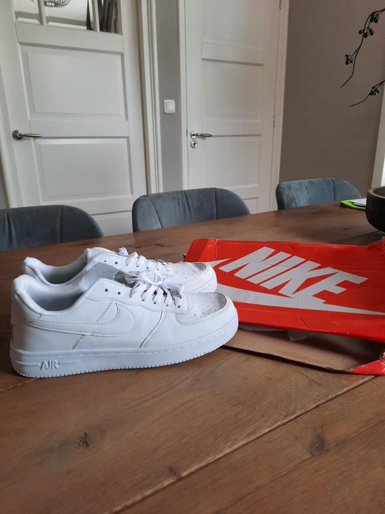 Nike sneakers maat 44, Kleding | Heren, Schoenen, Wit, Nike, Nieuw, Ophalen of Verzenden