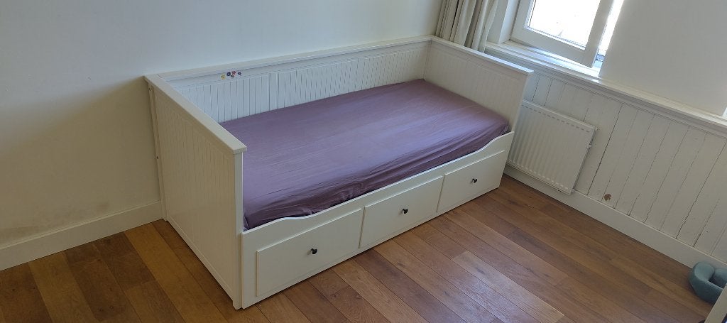 Ikea Hemnes uitschuifbaar bed, Huis en Inrichting, Slaapkamer | Bedden, Ophalen, Gebruikt, Wit, Tweepersoons