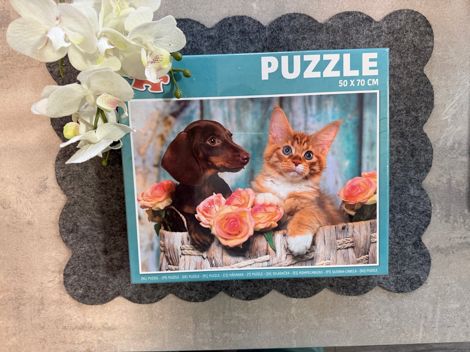 NİEUE, Legpuzzel 1000 stukjes van teckel en kitten, 50x70 cm, Hobby en Vrije tijd, Ophalen of Verzenden, 500 t/m 1500 stukjes