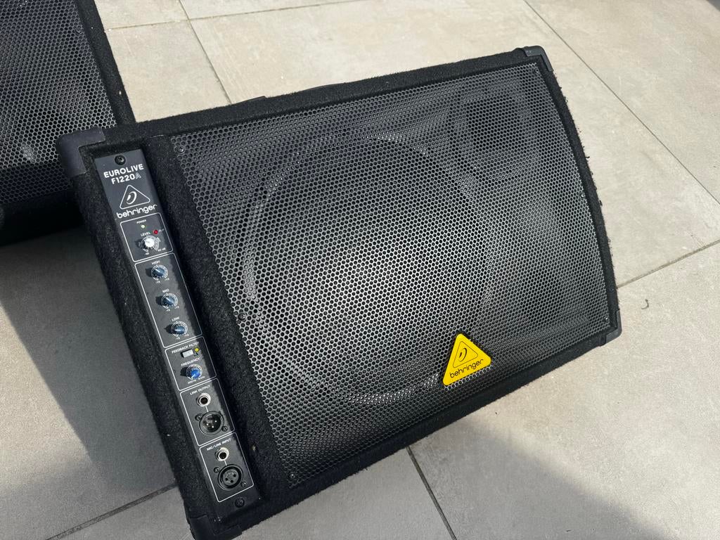 Behringer Eurolive F1220A actieve monitor speakers (set van, Zo goed als nieuw, 120 watt of meer, Front, Rear of Stereo speakers