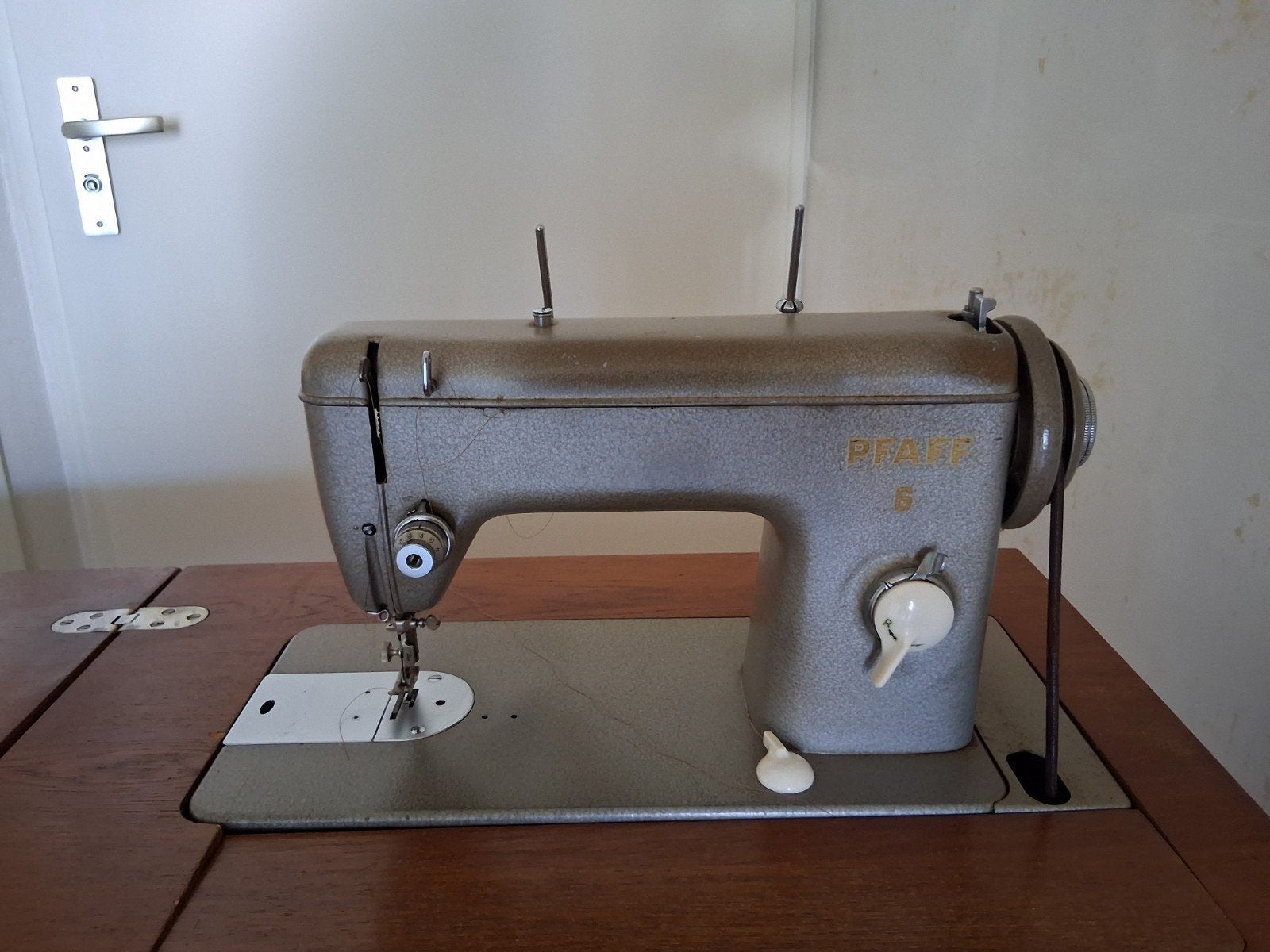 Vintage PFAFF 6 naaimachine met meubel, Ophalen