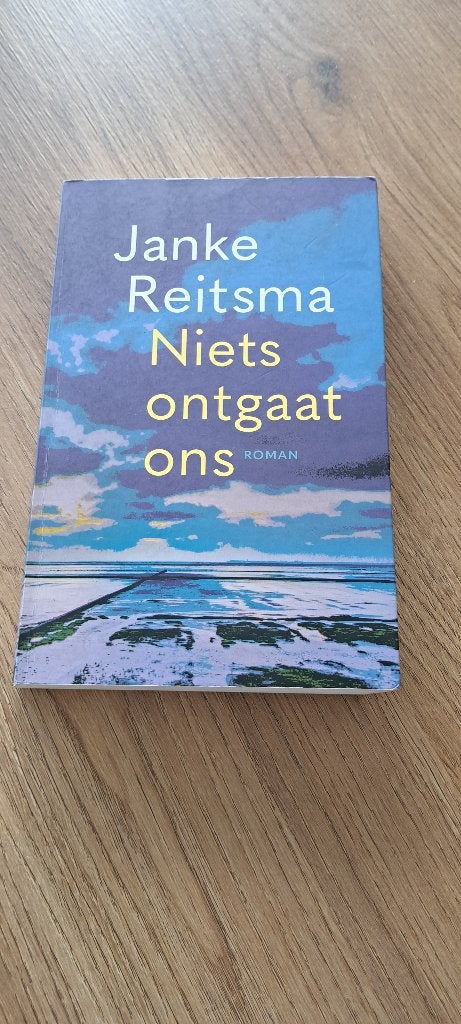 Niets ontgaat ons, Janke Reitsma, Ophalen of Verzenden, Zo goed als nieuw, Nederland