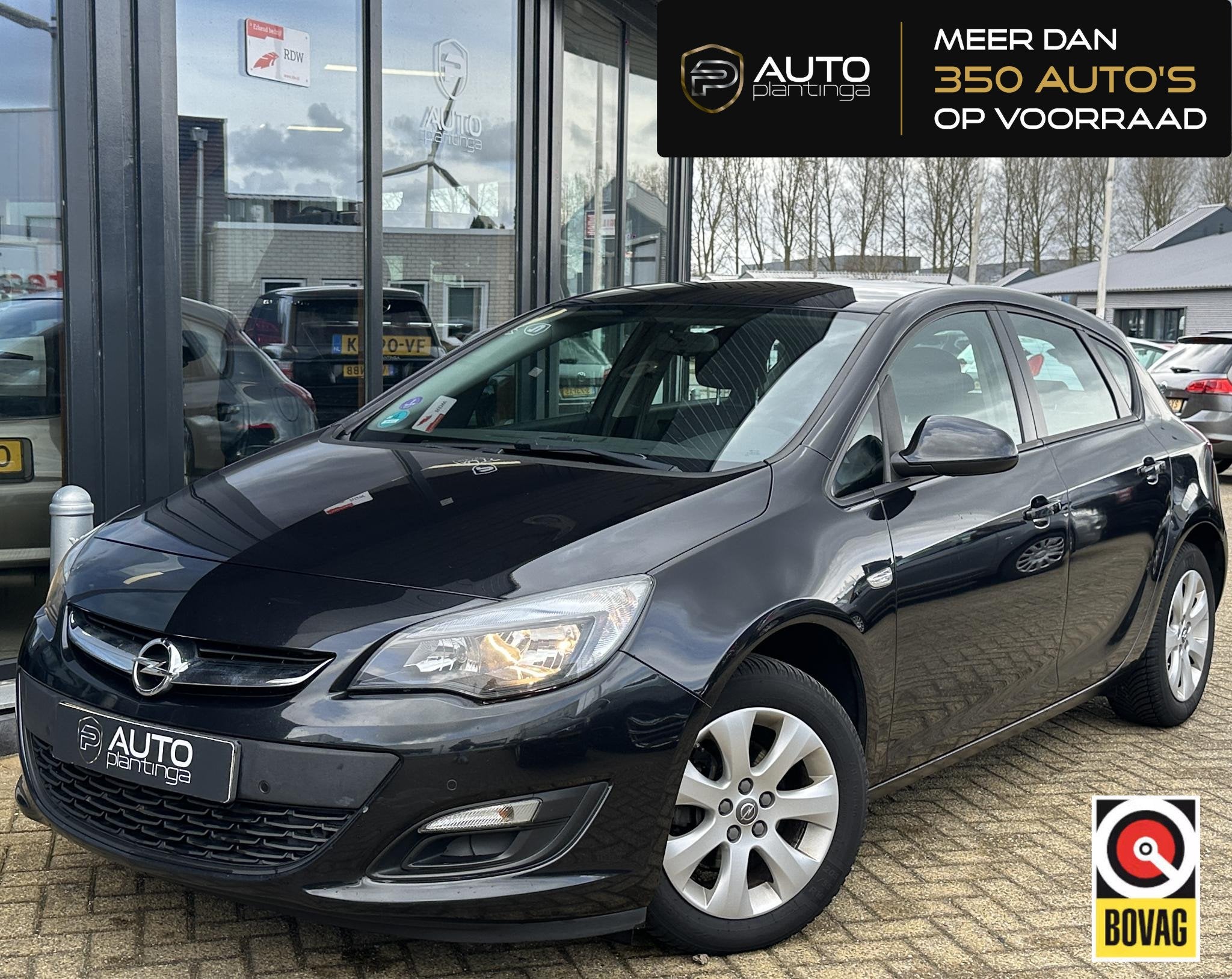 Opel Astra 1.4 Turbo Blitz 120PK | Trekhaak | Airco | Parkee, Voorwielaandrijving, Euro 5, Stof, Gebruikt