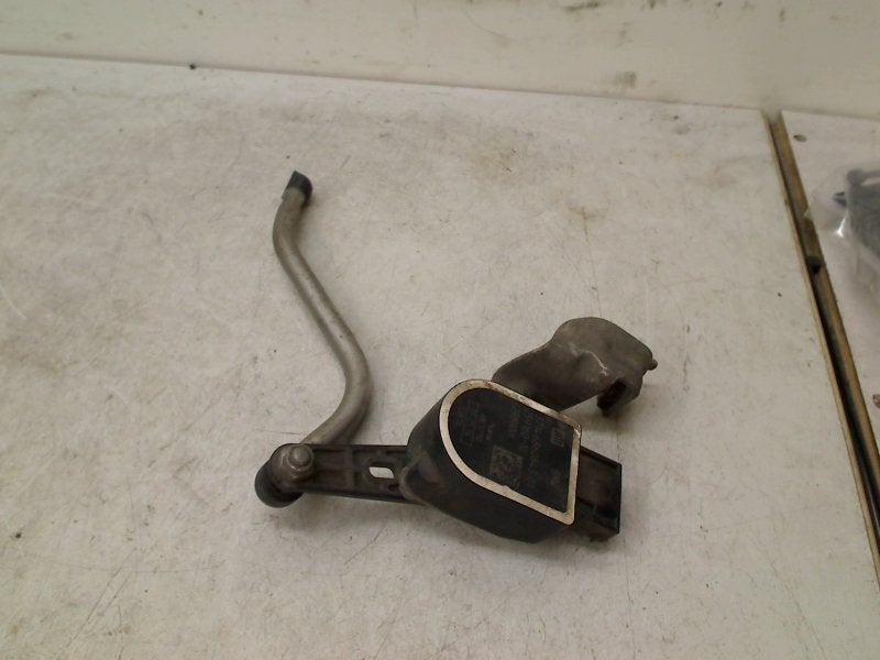 Niveau Sensor BMW 3 serie Touring (F31) 2015 37146860843, Gebruikt, Petuelring 130, München 80809, , Duitsland, BMW, Bayerische Motoren Werke AG