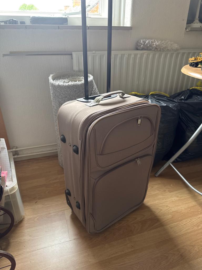 Handige reiskoffer met wieltjes en uitschuifbare handgreep, Sieraden, Tassen en Uiterlijk, Koffers, Ophalen of Verzenden, Zo goed als nieuw