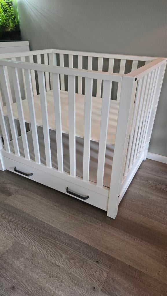 TWF babybox wit met lade, Ophalen, Zo goed als nieuw, Vierkant, In hoogte verstelbaar
