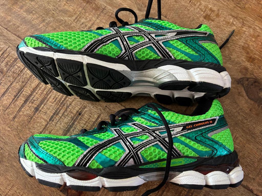 Hardloopschoen asics NIEUW maat 40, Hardloopschoenen, Nieuw, Ophalen of Verzenden, Hardlopen