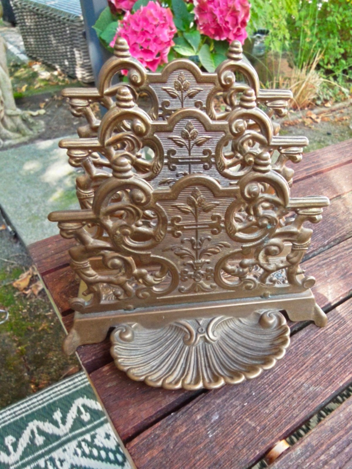 Antieke Messing Brievenhouder met Sierlijke Details, Verzenden