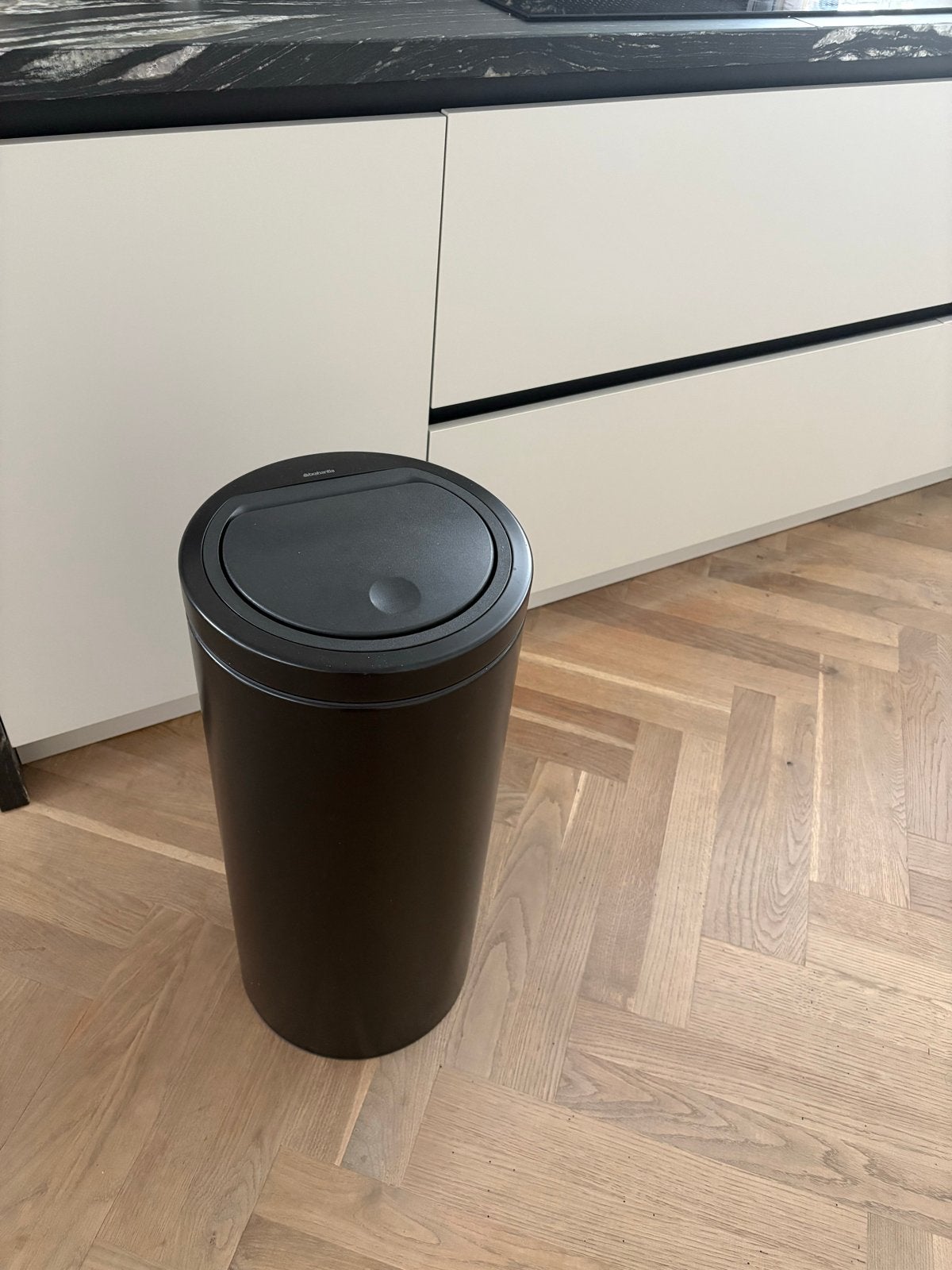 Brabantia Touch Bin 30L - Moonlight Black, Huis en Inrichting, Woonaccessoires | Prullenbakken, Ophalen, Gebruikt, 50 tot 75 cm