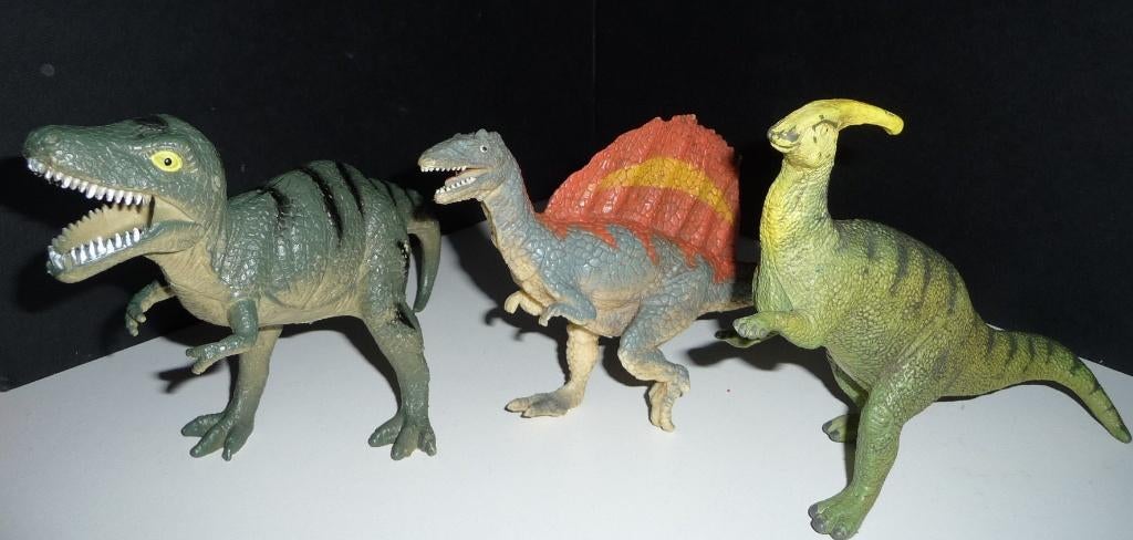 3 DINOSAURUSSEN V 13 CM HOOG EN 18 CM LANG, nederland china, Verzenden, Zo goed als nieuw