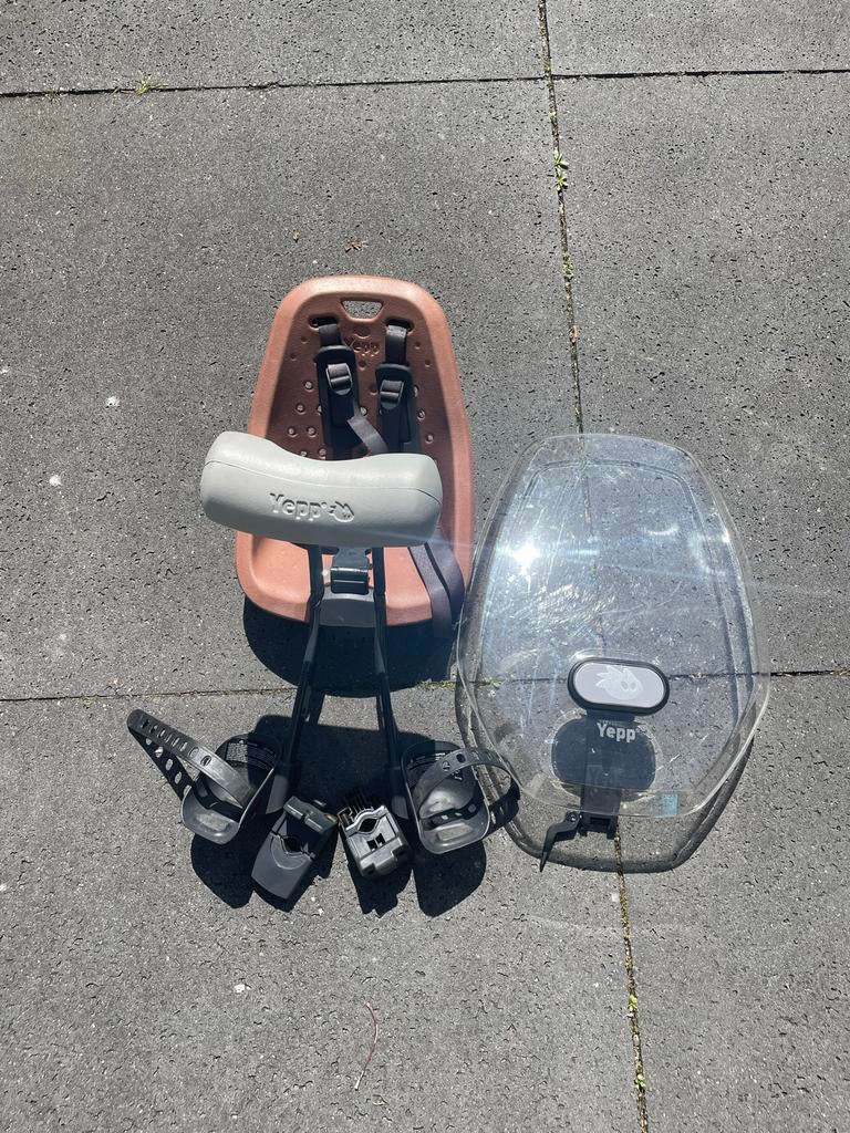 Yepp voorzitje met windscherm en 2 adapters, Fietsen en Brommers, Fietsaccessoires | Fietsstoeltjes, Ophalen, Zo goed als nieuw