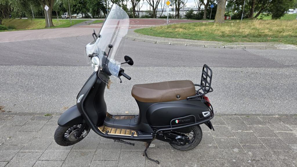 Scooter, zeer goed onderhouden!, Ophalen, Gebruikt, Senzo Rivalux, Benzine