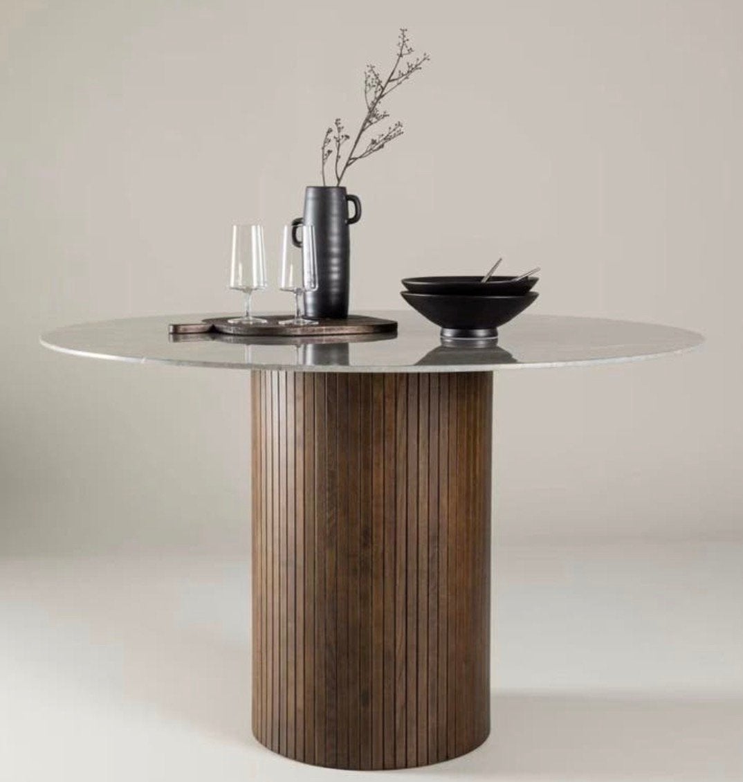 Ronde eettafel met marmerlook blad en houten poot, Ophalen, Zo goed als nieuw