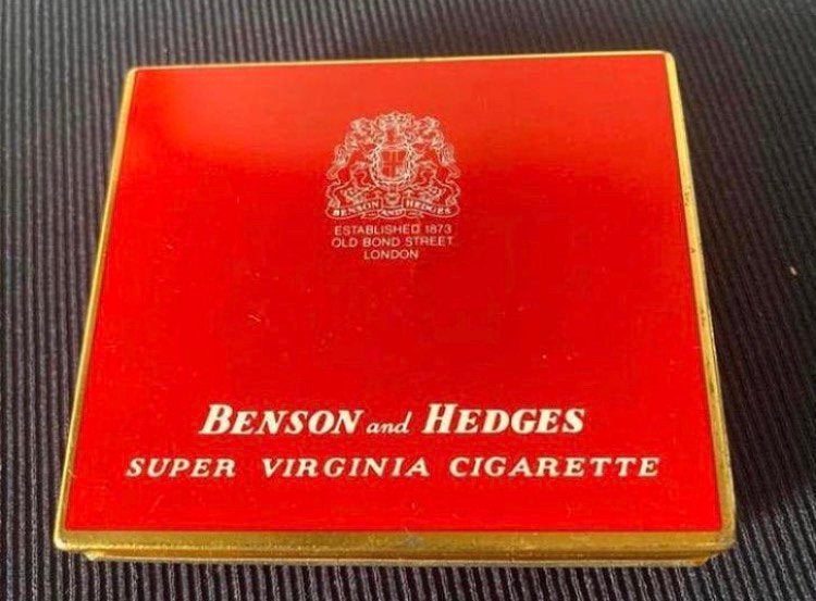 Blikje van Benson and Hedges super virginia cigarette., Verzamelen, Blikken, Ophalen of Verzenden, Zo goed als nieuw, Overige