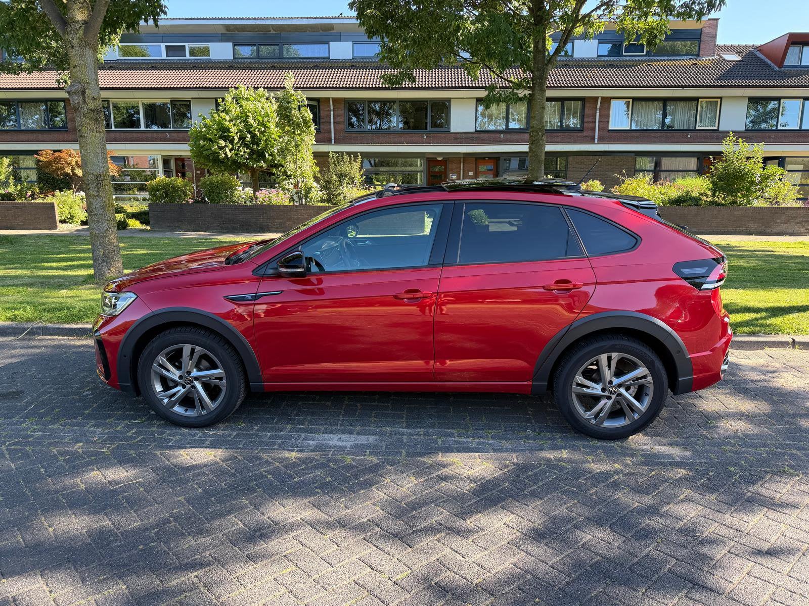 VW Taigo 1.5 TSI 150pk R-Line 2024 Garantie tot 2031 Bomvol, Auto's, Volkswagen, 1498 cc, 4 cilinders, 1192 kg, Alcantara