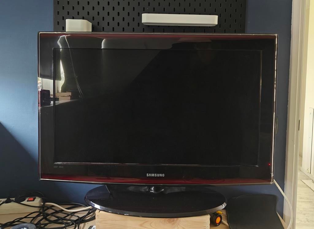 Samsung tv met muur beugel, Ophalen, Zo goed als nieuw, 100 Hz, Samsung