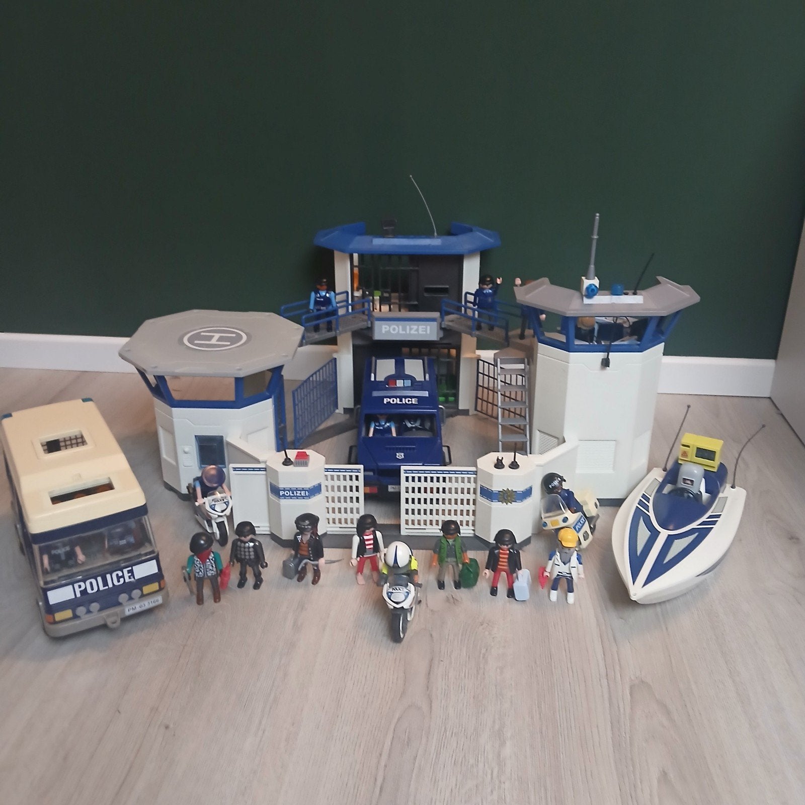 Playmobil Politiebureau met voertuigen en accessoires, Ophalen of Verzenden, Gebruikt, Jongen of Meisje