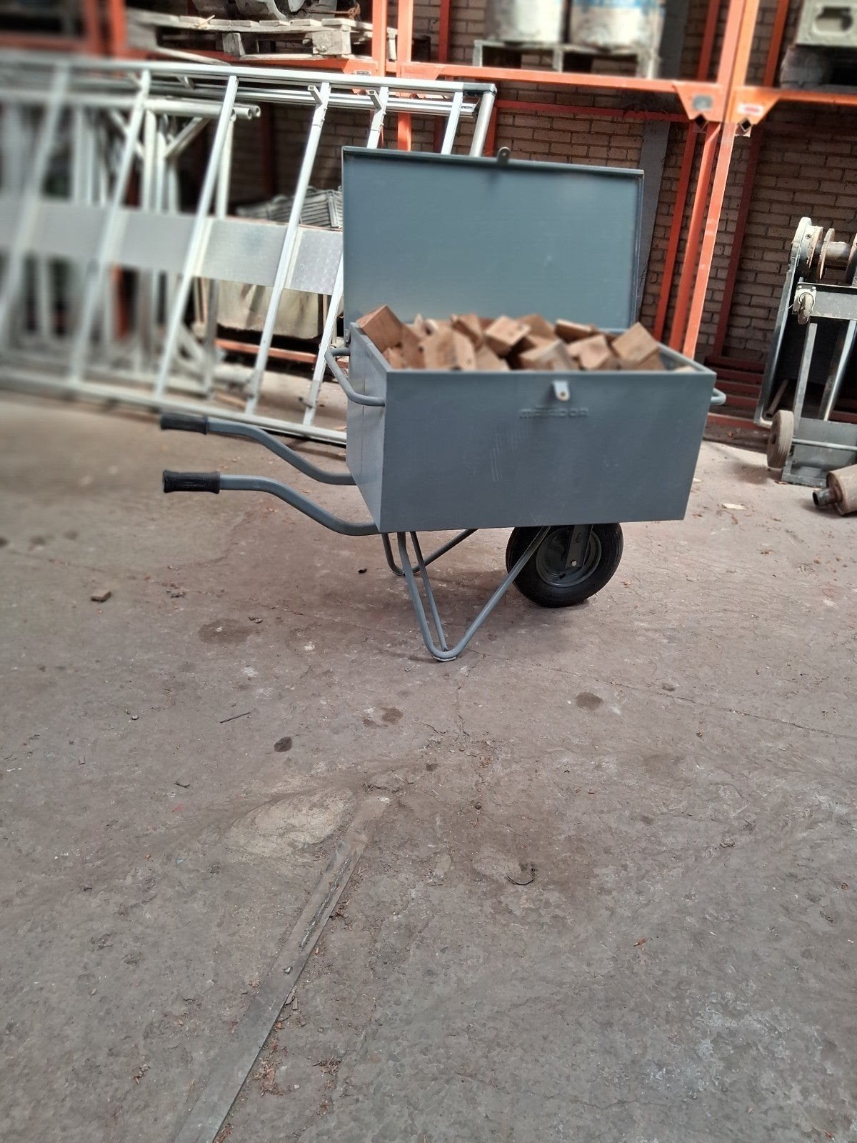 Matador Gereedschapskruiwagen - Zo goed als nieuw, Tuin en Terras, Kruiwagens, Eenwielig, Zo goed als nieuw, Handmatig, Matador