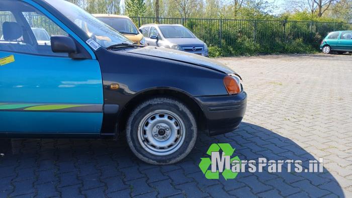 Scherm rechts-voor van een Toyota Starlet (6P3), Auto-onderdelen, Gebruikt, -, -, Ophalen of Verzenden
