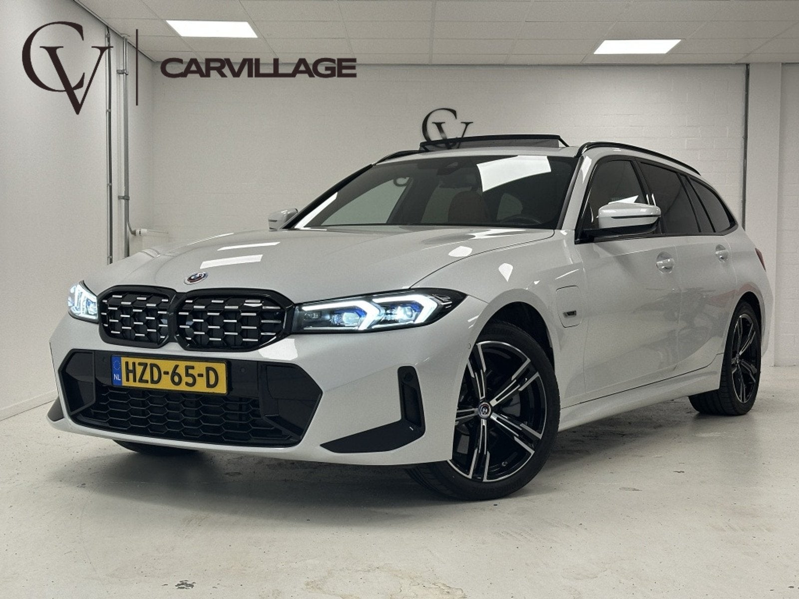 BMW 3 Serie Touring 330e xDrive M-Sport | Facelift | Panoram, Auto's, 1998 cc, Gebruikt, Euro 6, 4 cilinders