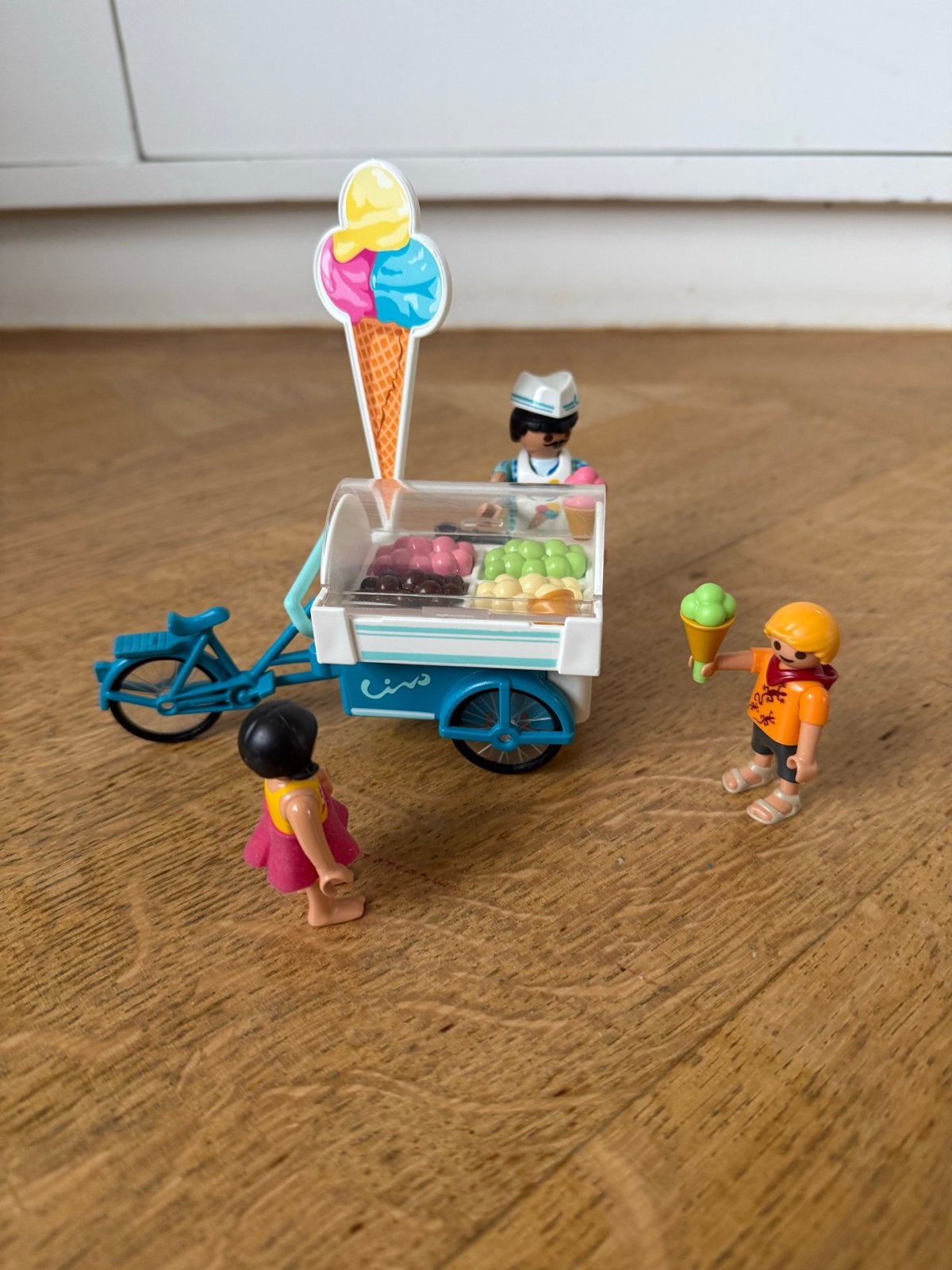 Playmobil IJscokar met figuren en accessoires, Ophalen of Verzenden, Gebruikt, Jongen of Meisje