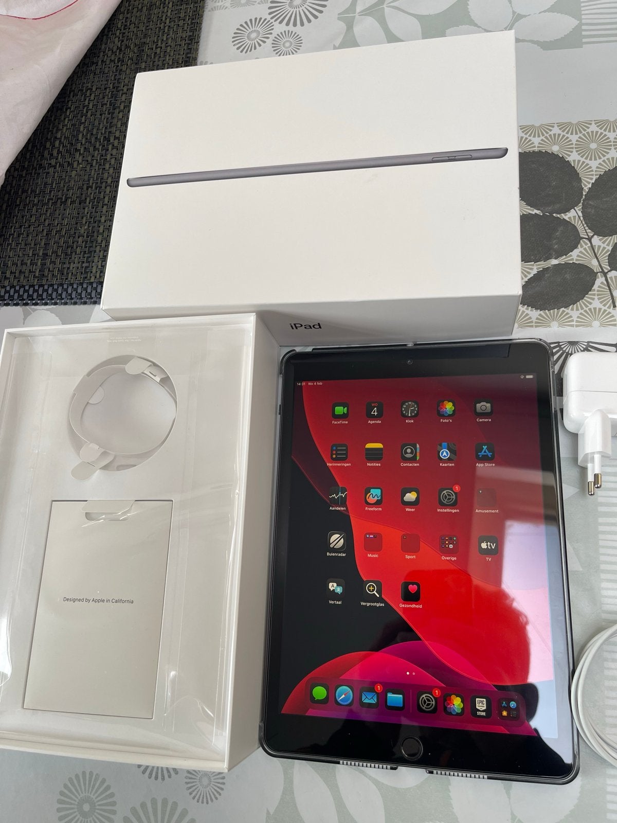 Foto 3 van Apple iPad (7e generatie) 32GB Wi-Fi - Zo goed als nieuw