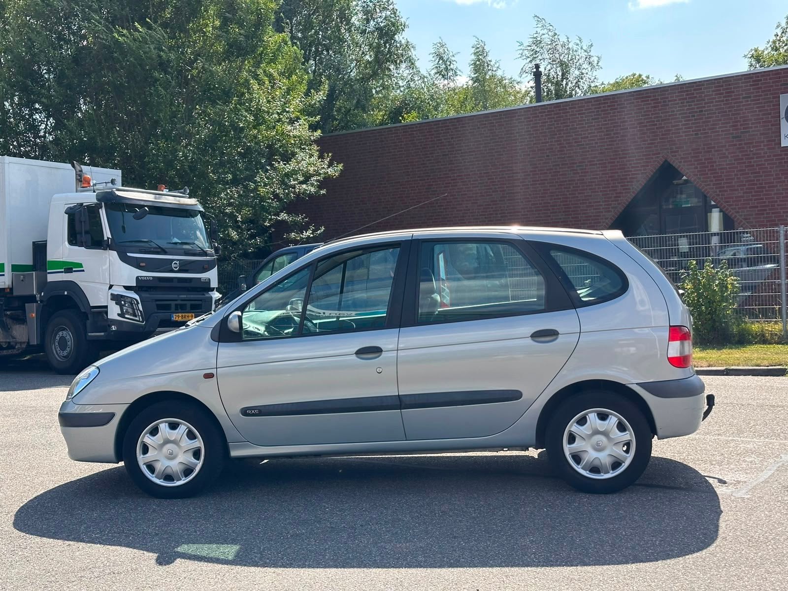 Renault Scénic 1.6-16V Expression Automaat*Airco*1e eigenaa, Auto's, Renault, Dealer onderhouden, Origineel Nederlands, Bedrijf