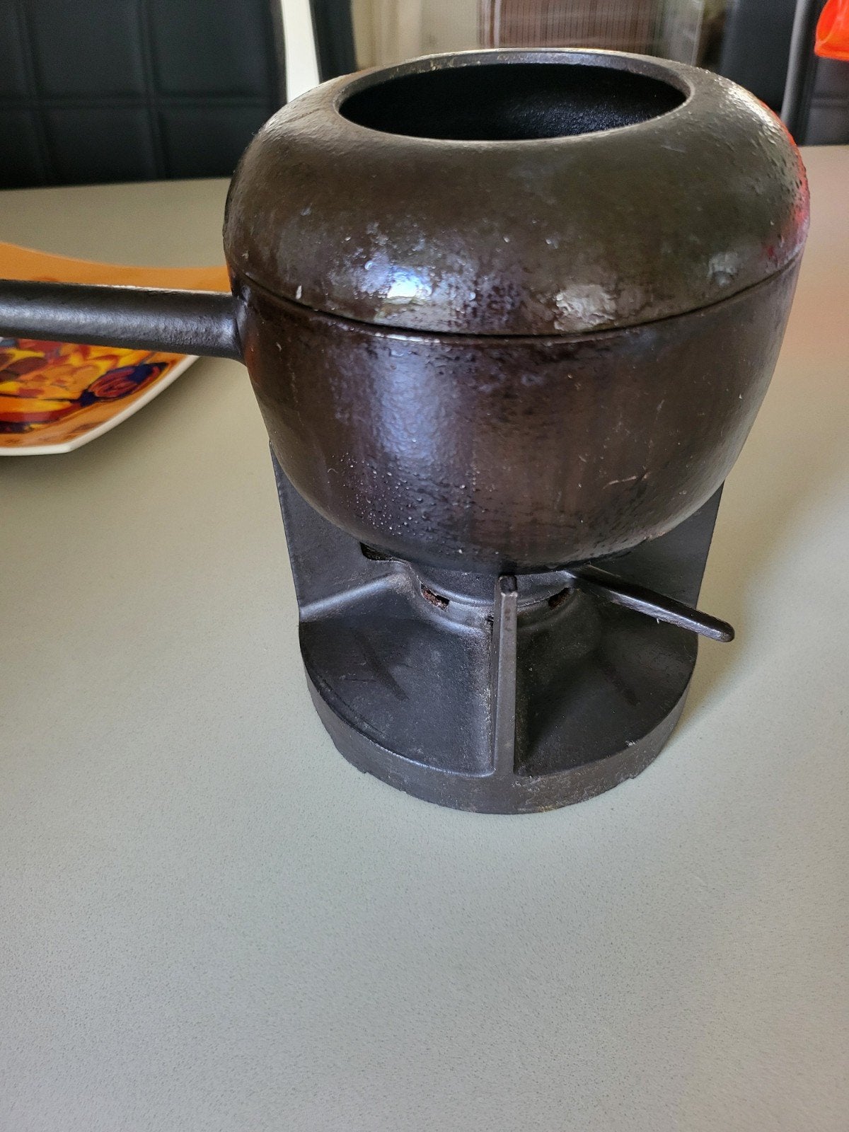 Klassiek gietijzeren Fondue pan, Ophalen of Verzenden, Gebruikt, Brander, Fondueset