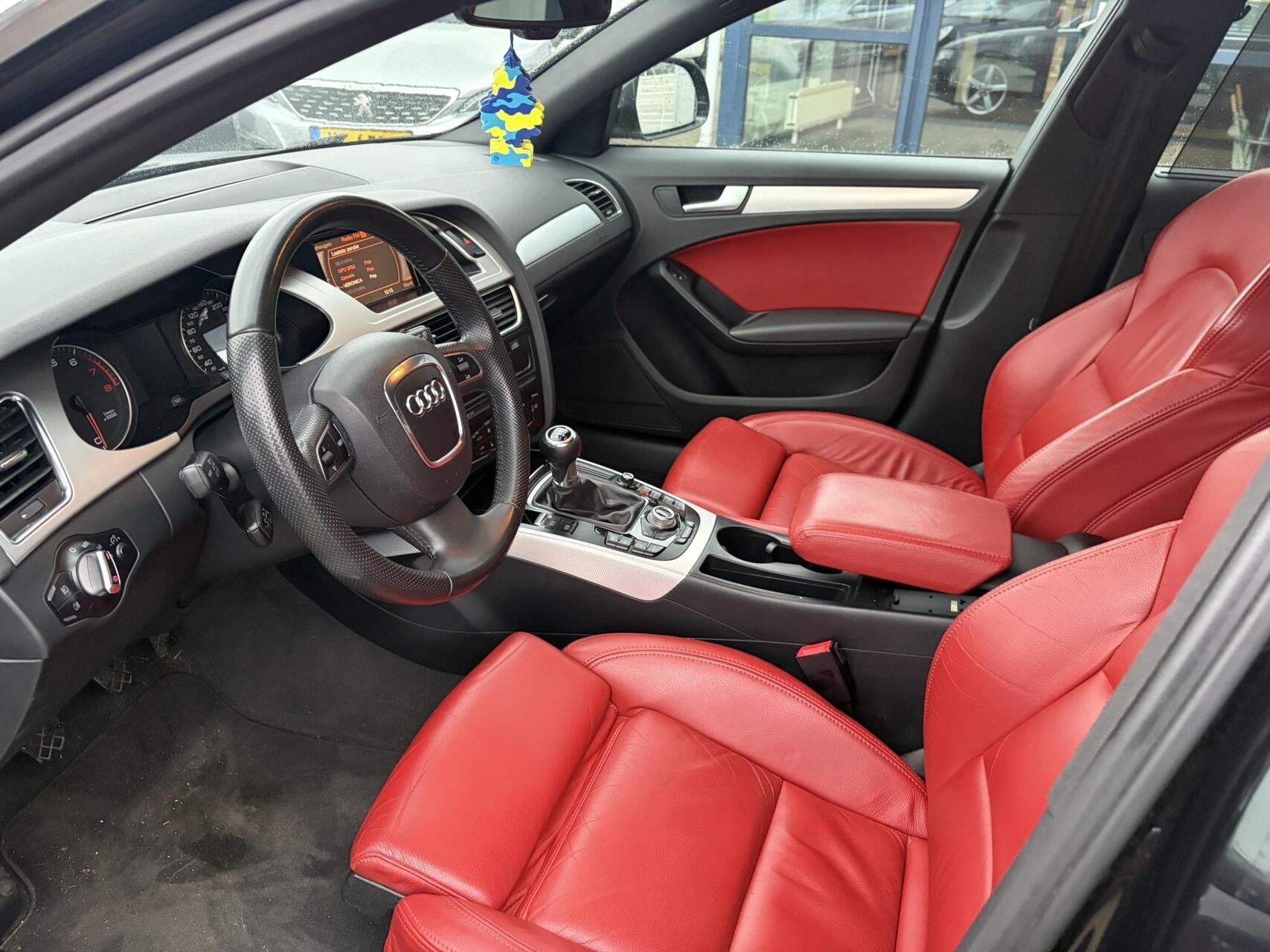 Audi A4 Avant 2.0 TFSI Pro Line Busin. pano gemodificeerd, Auto's, Audi, Voorwielaandrijving, Euro 5, 15 km/l, Gebruikt