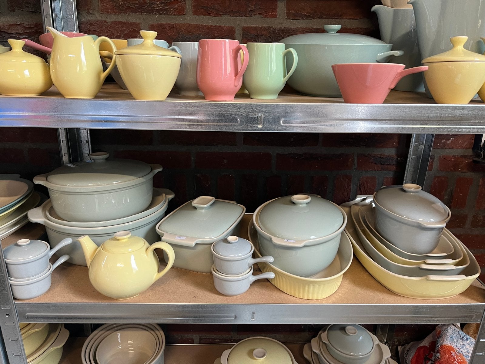 Pastel Regout diverse serviesdelen., Antiek en Kunst, Antiek | Servies los, Ophalen of Verzenden