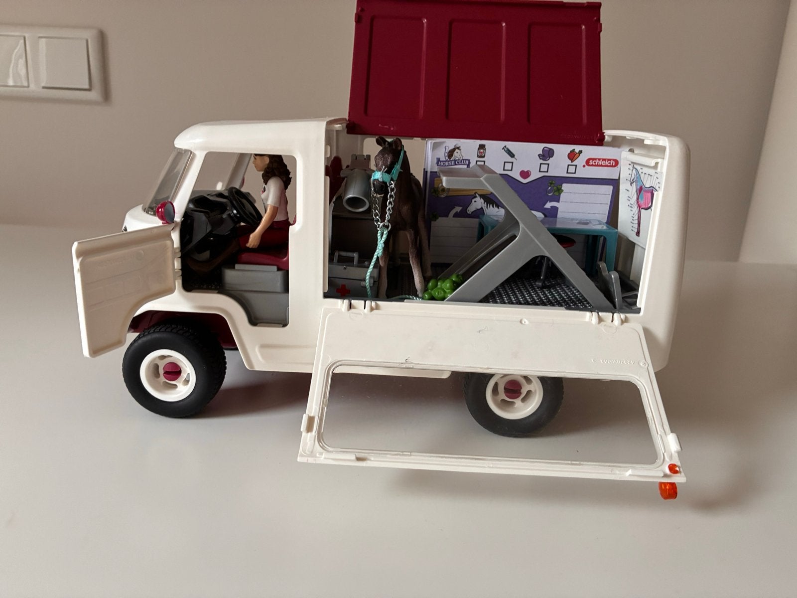 Schleich Mobiele Dierenarts (42439) - Zo goed als nieuw, Ophalen of Verzenden, Zo goed als nieuw, Jongen of Meisje