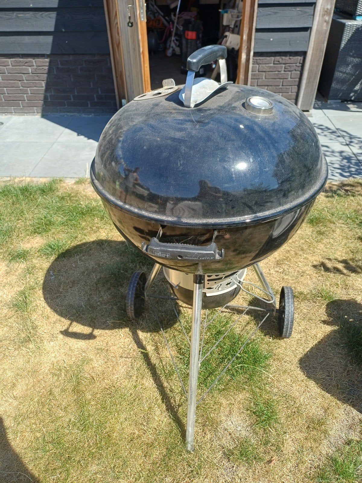 weber bbq 57cm, Tuin en Terras, Houtskoolbarbecues, Ophalen, Gebruikt, Weber