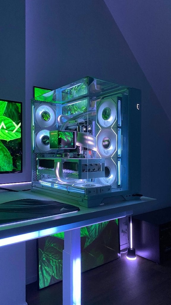 Ultieme All-White Lian Li Showcase Setup + Miljoenen Views, Ophalen, 64 GB of meer, Zelf gebouwde pc, Zo goed als nieuw