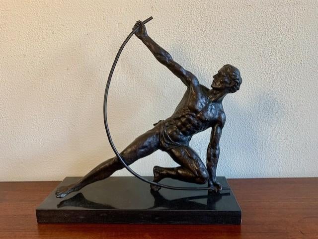 Bronzen Beeld Man Naakt Art Deco Stijl Gesigneerd Roncourt, Antiek en Kunst, Art deco, Handgemaakt, Ophalen of Verzenden, Brons