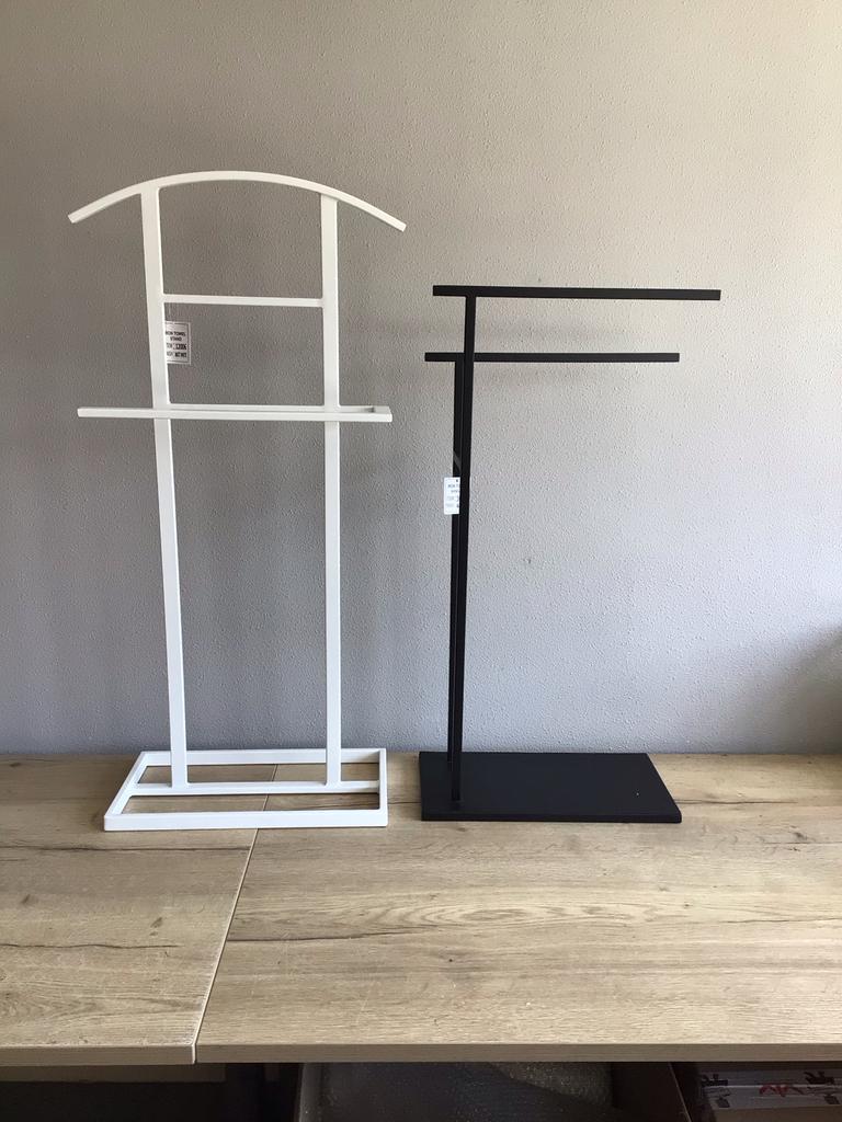 Moderne staande dressboy (wit en zwart), Ophalen, Nieuw