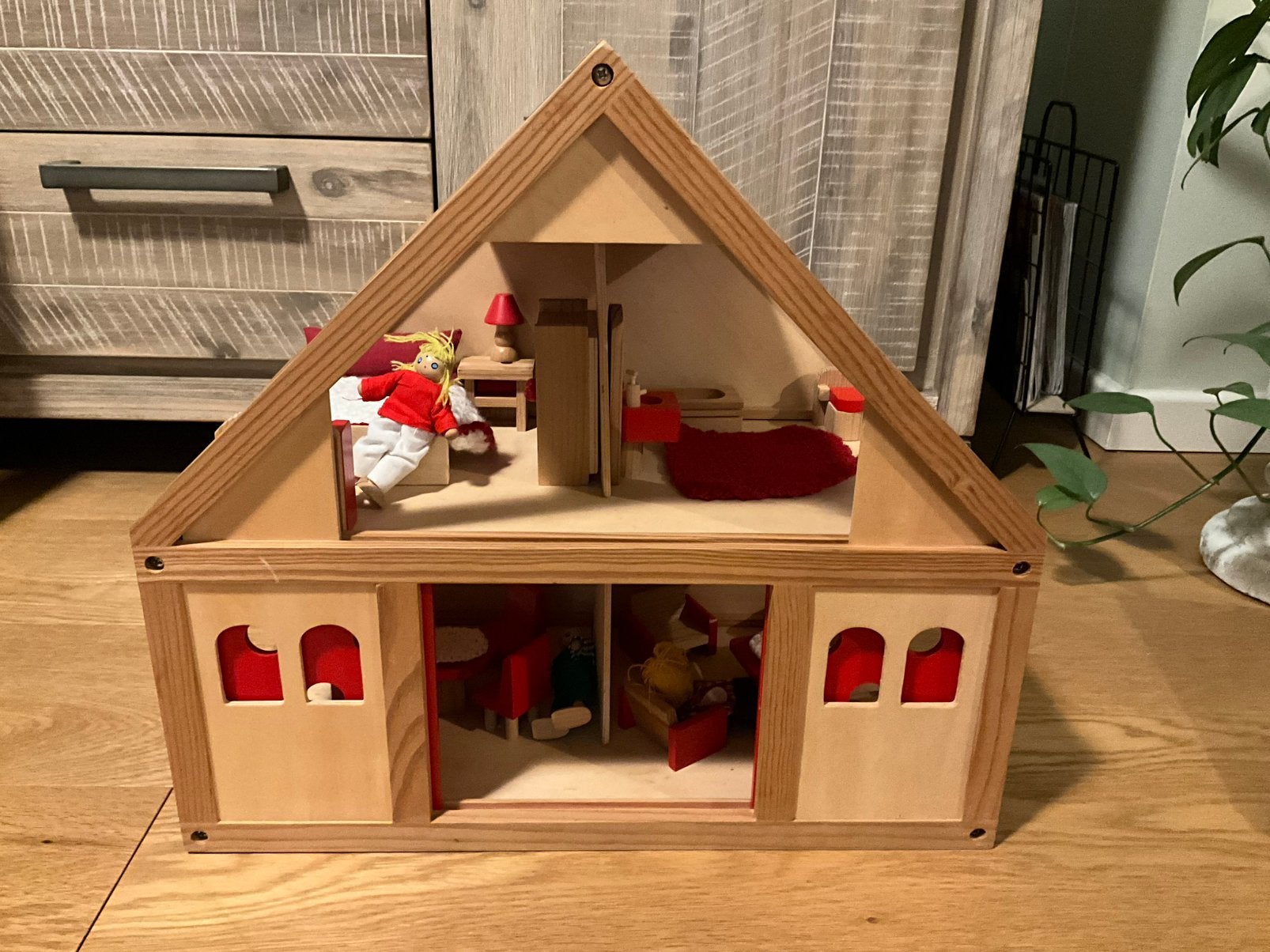 Poppenhuis met meubels, Ophalen, Zo goed als nieuw, Poppenhuis